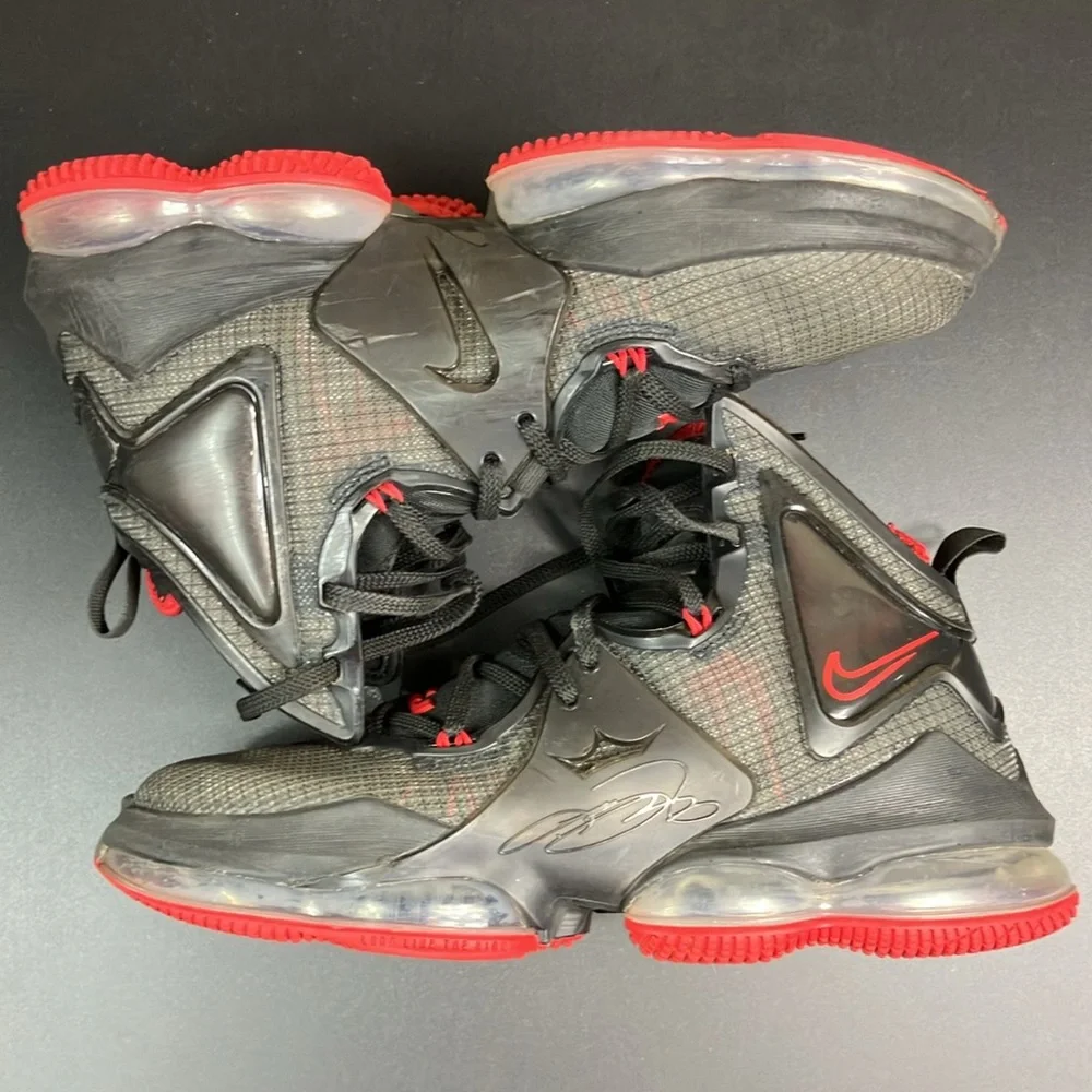 Nike LeBron XIX 19 Bred University Red‎ Athletic Basketball Shoes Men’s size 8.5